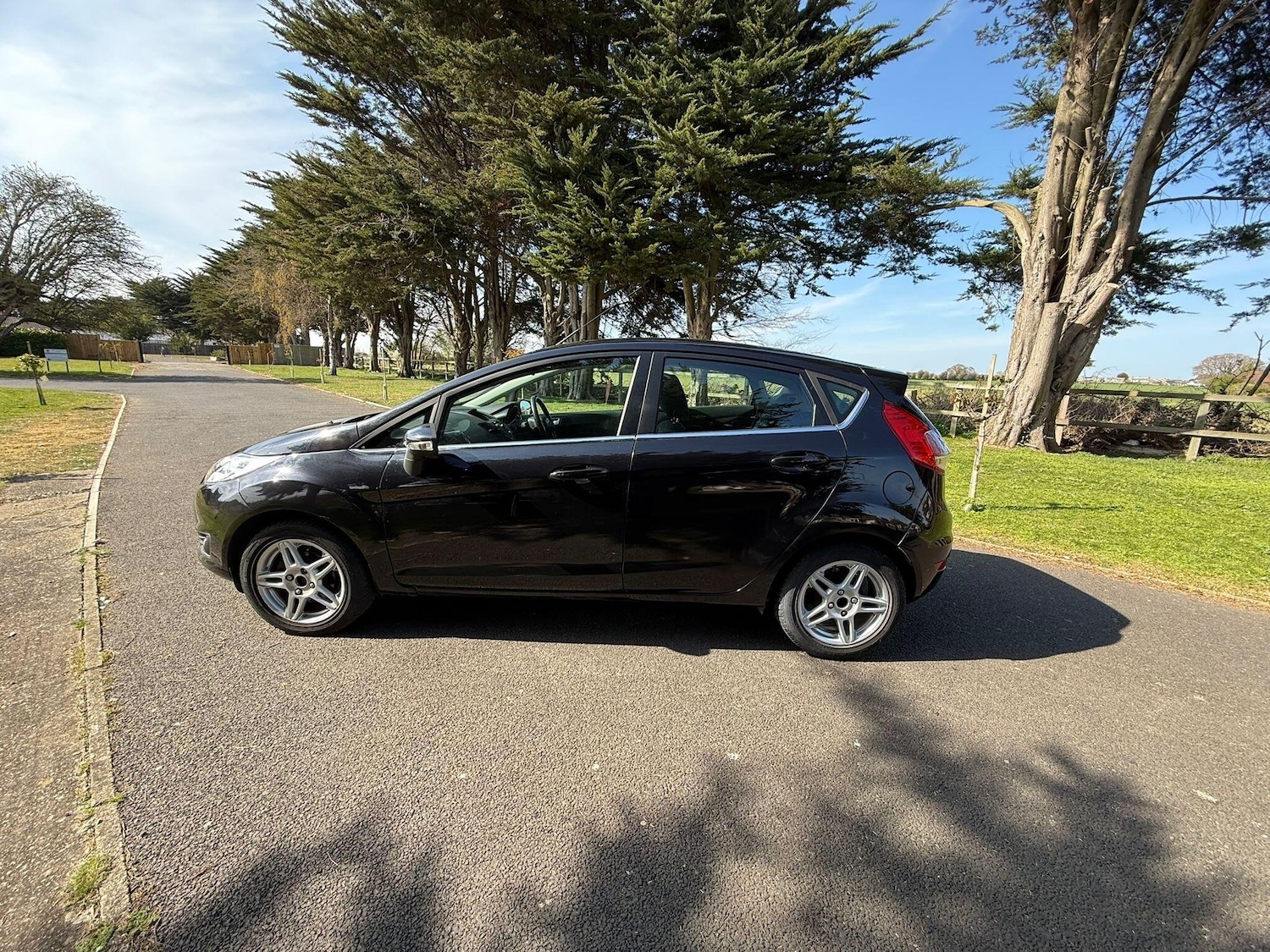 Used Ford Fiesta 2013 for sale - 77001108: Photo 2