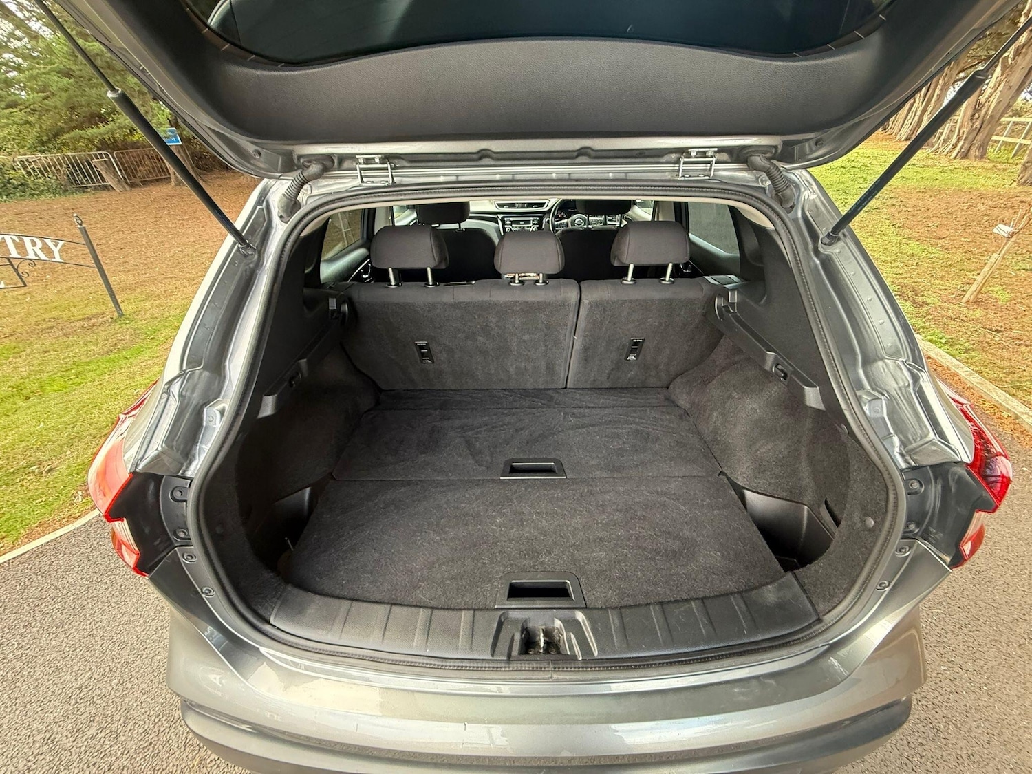 Used Nissan Qashqai 2017 for sale - 76689469: Photo 7