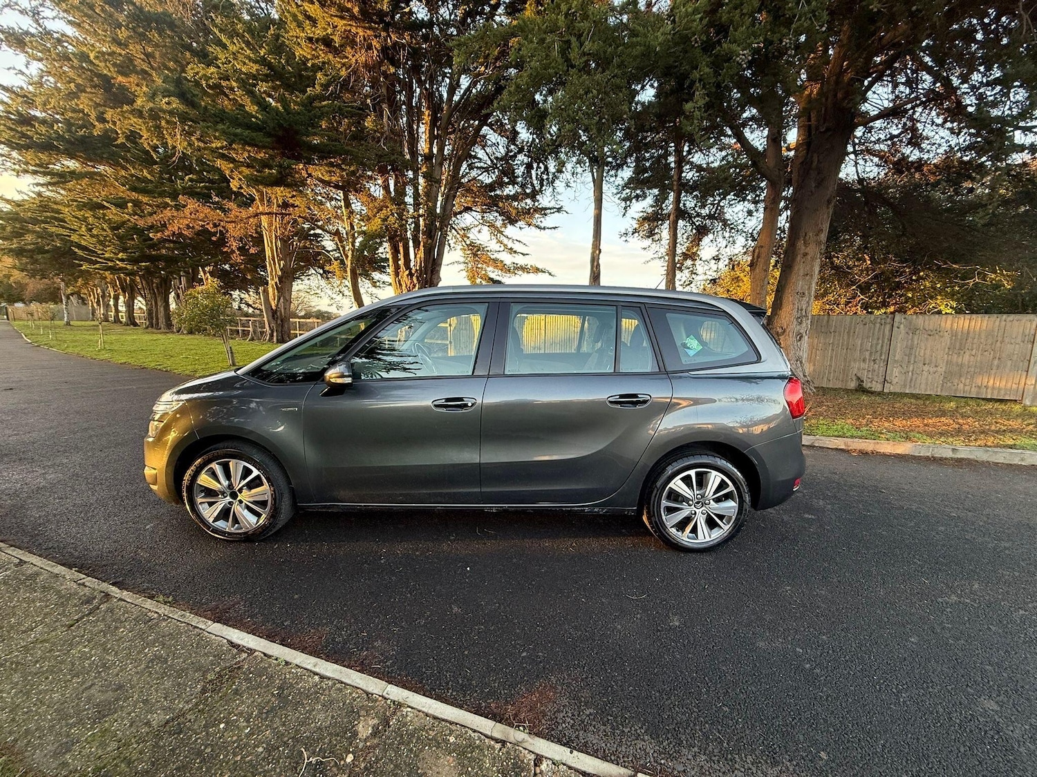 Used Citroen C4 Grand Picasso 2014 for sale - 77001104: Photo 2