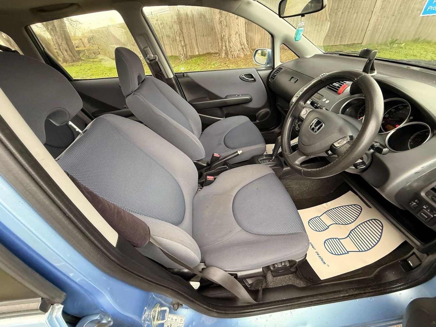 Used Honda Jazz 2004 for sale - 77892755: Photo 10