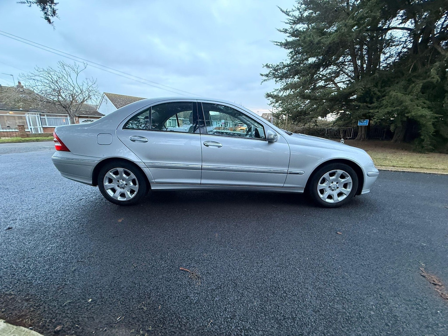 Used Mercedes-Benz C Class 2004 for sale - 77441235: Photo 2