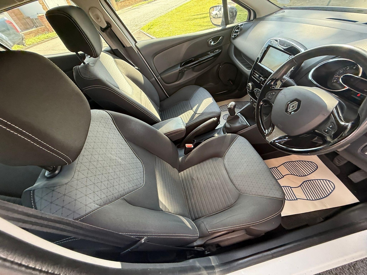 Used Renault Clio 2014 for sale - 76688736: Photo 11