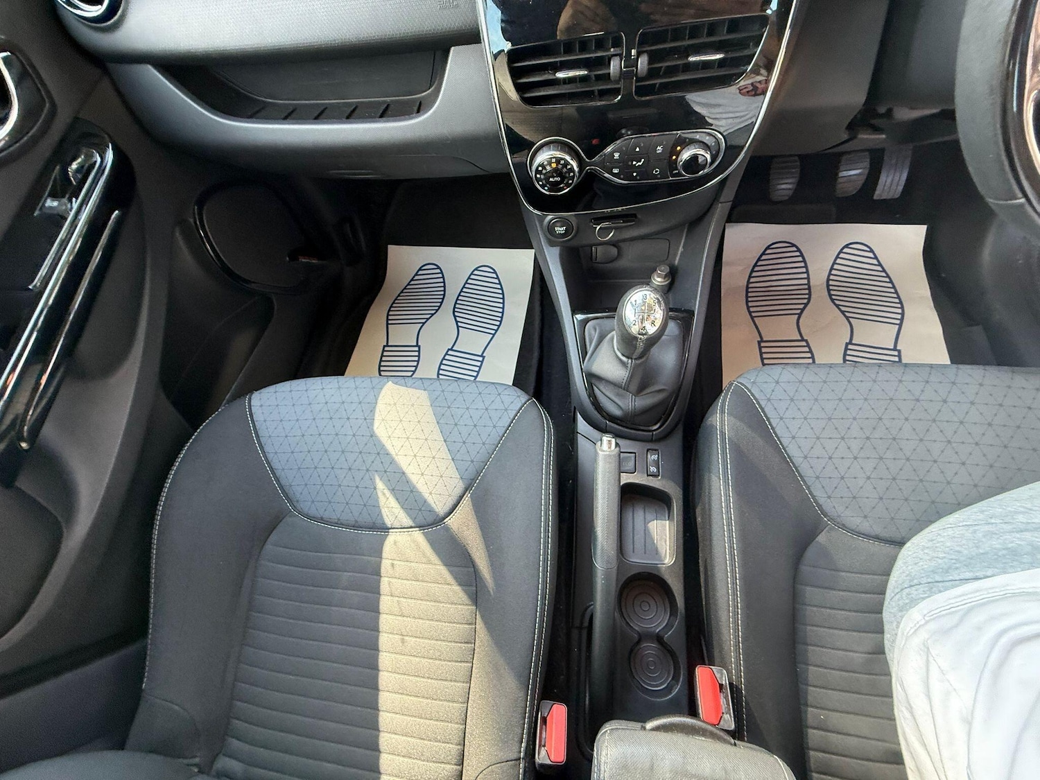 Used Renault Clio 2014 for sale - 76688736: Photo 13