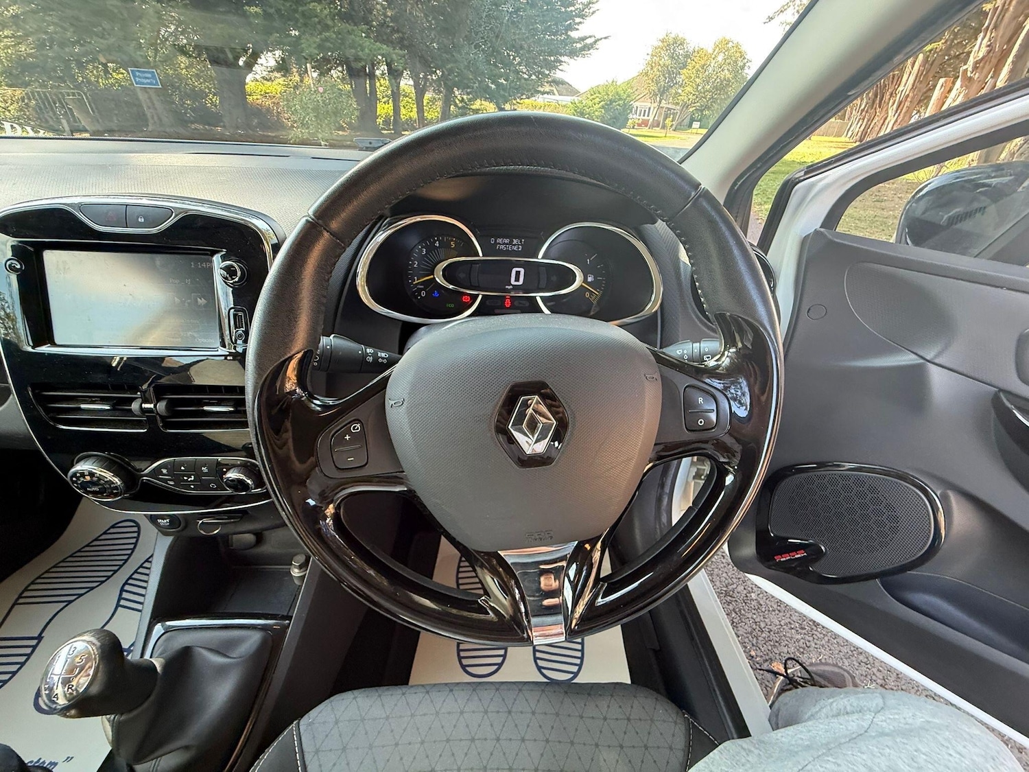 Used Renault Clio 2014 for sale - 76688736: Photo 14