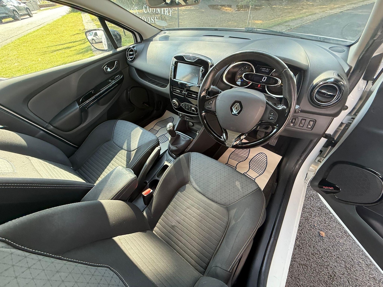 Used Renault Clio 2014 for sale - 76688736: Photo 15