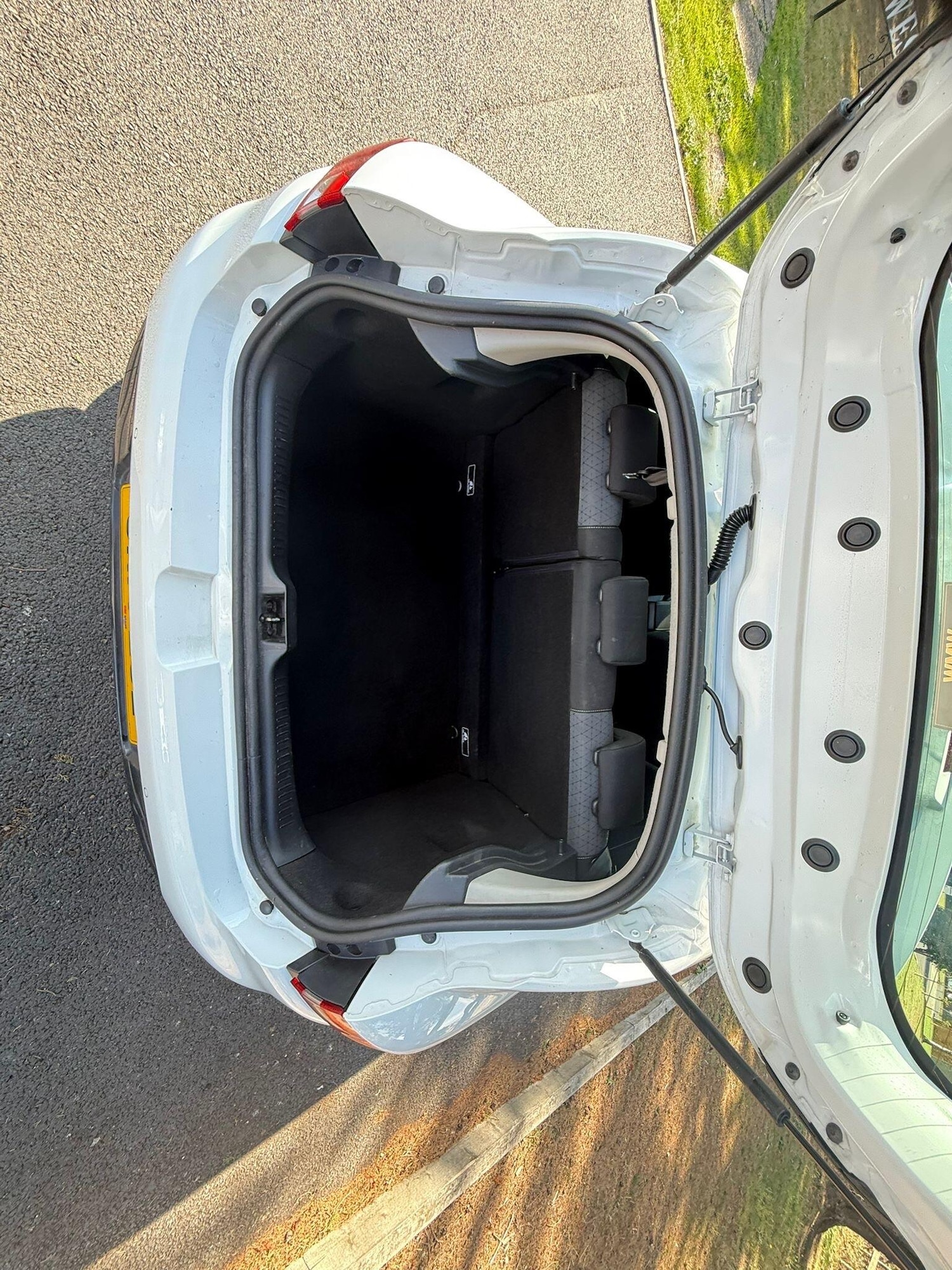 Used Renault Clio 2014 for sale - 76688736: Photo 16