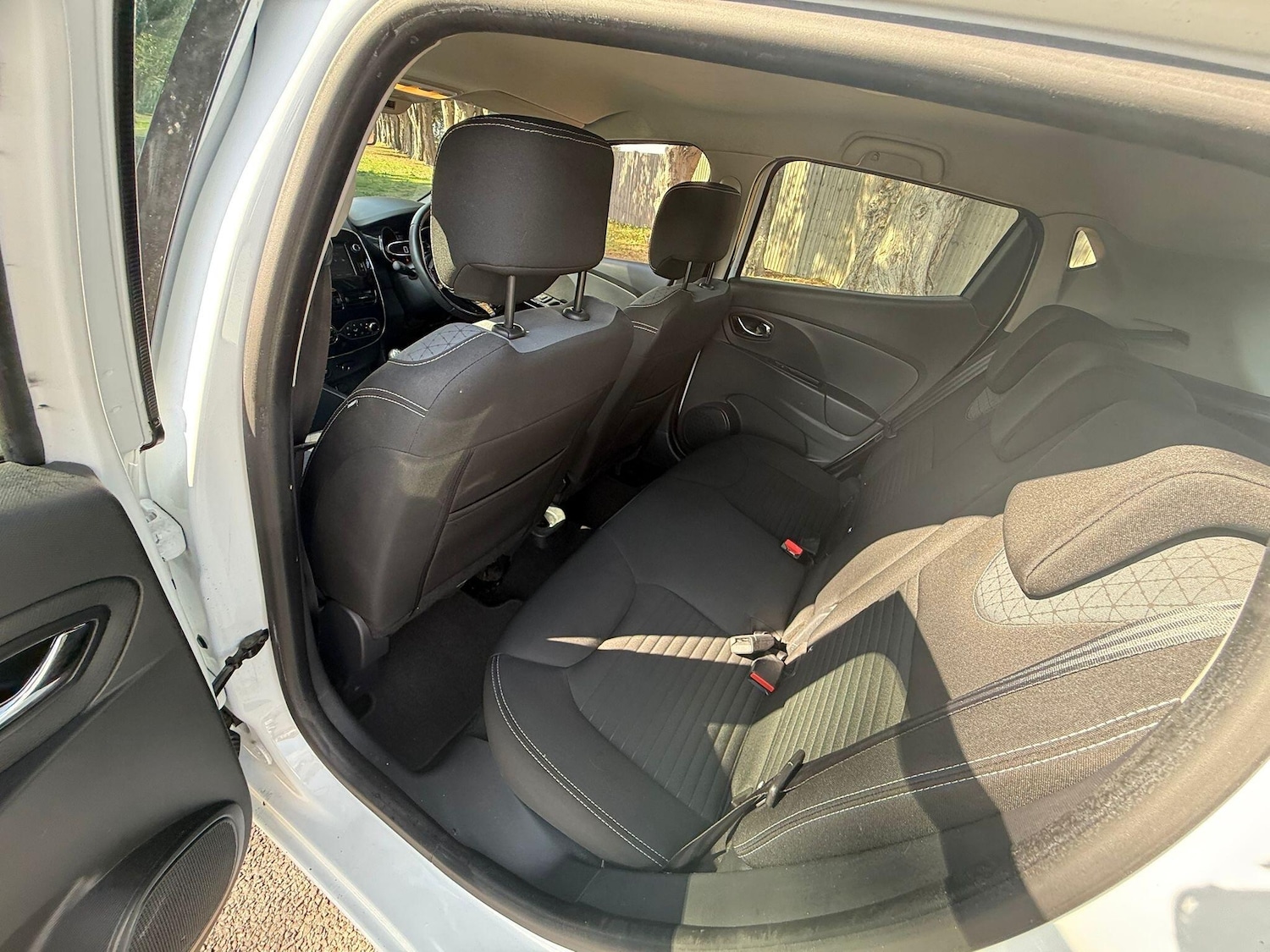 Used Renault Clio 2014 for sale - 76688736: Photo 18