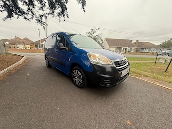 Used Peugeot Partner 2017 for sale - 77001098: Photo