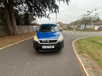 Used Peugeot Partner 2017 for sale - 77001098: Photo