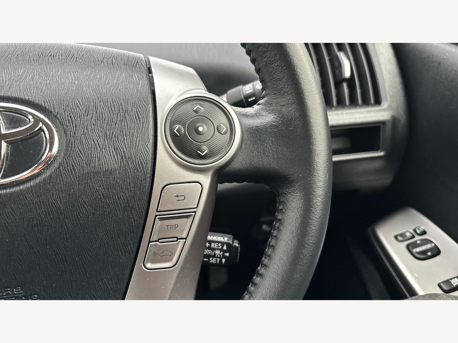 Used Toyota Prius+ 2020 for sale - 76952236: Photo 25