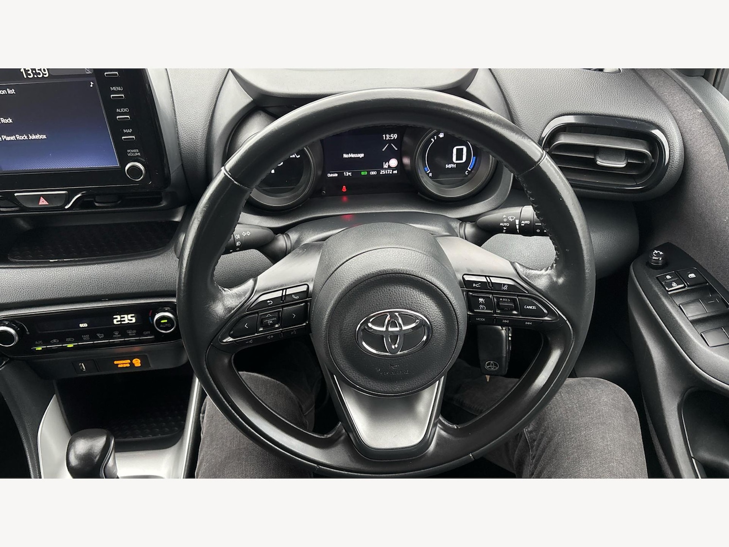 Used Toyota Yaris 2022 for sale - 76976441: Photo 10