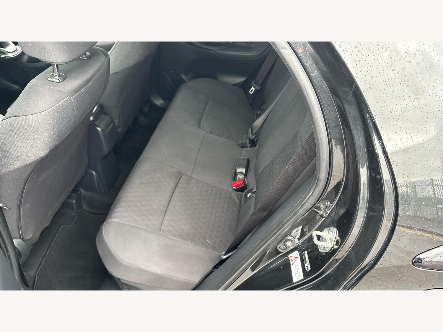 Used Toyota Yaris 2022 for sale - 76976441: Photo 15