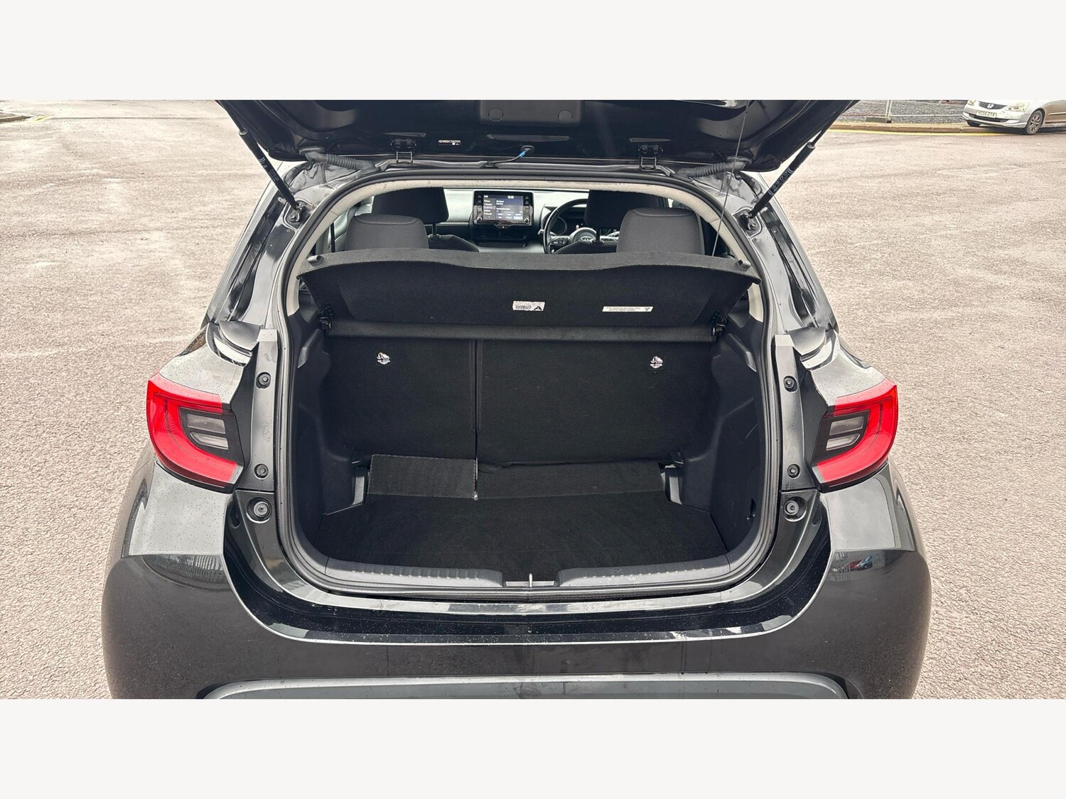 Used Toyota Yaris 2022 for sale - 76976441: Photo 16