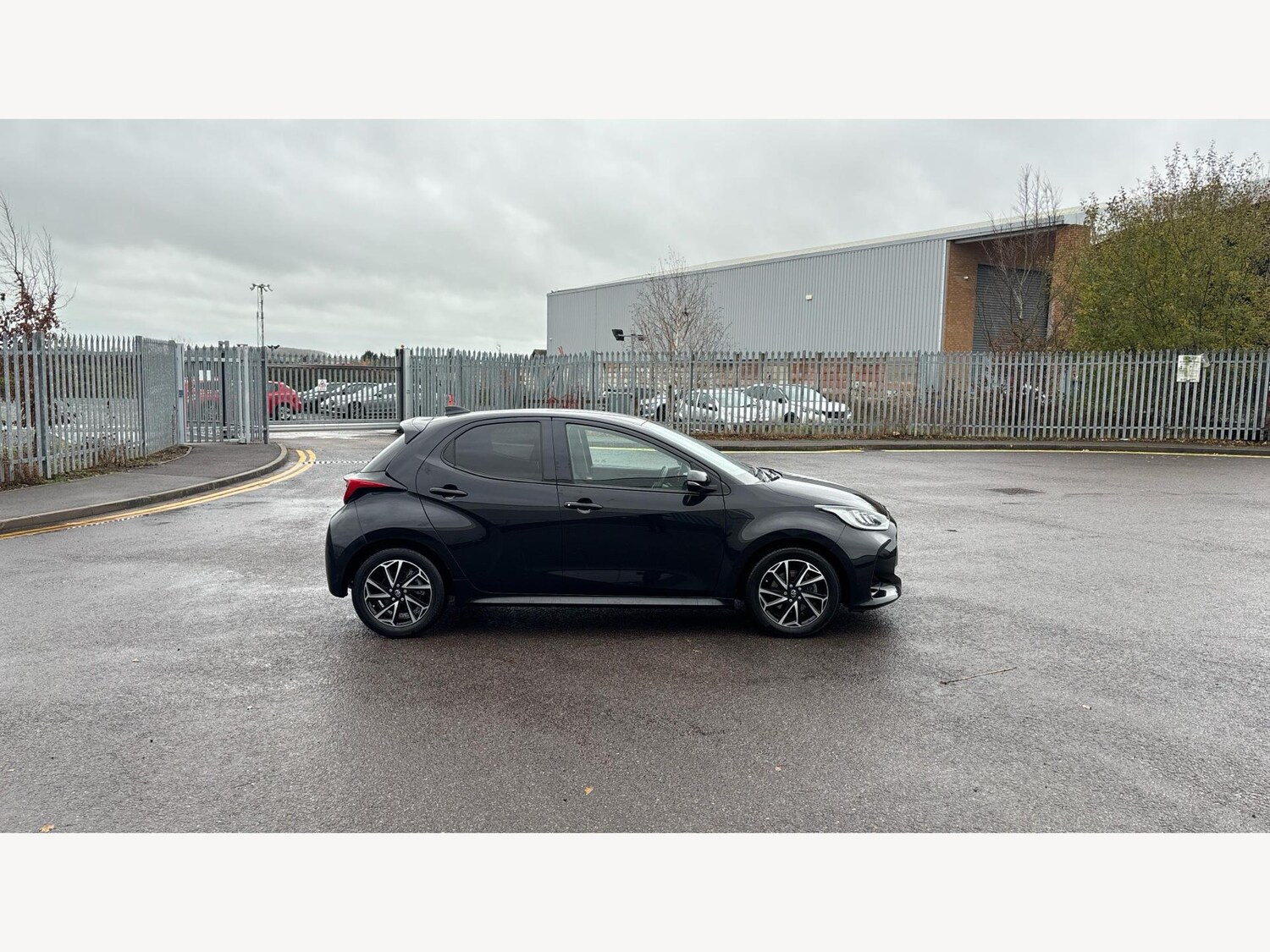 Used Toyota Yaris 2022 for sale - 76976441: Photo 18