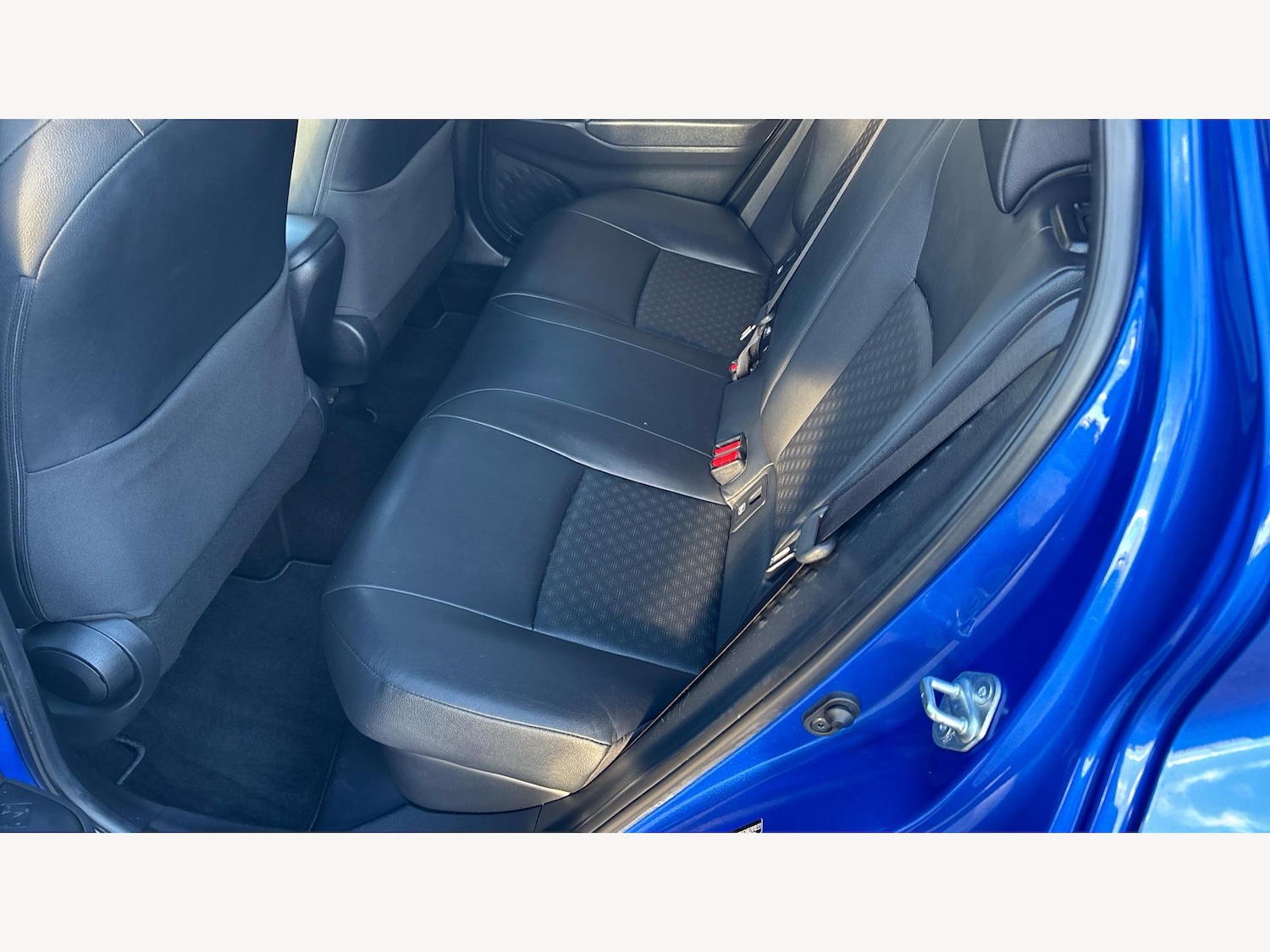 Used Toyota C-HR for sale - 76735486: Photo 15