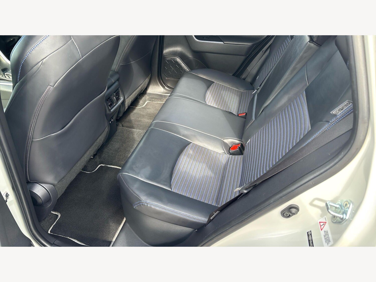 Used Toyota RAV4 2020 for sale - 78047135: Photo 15