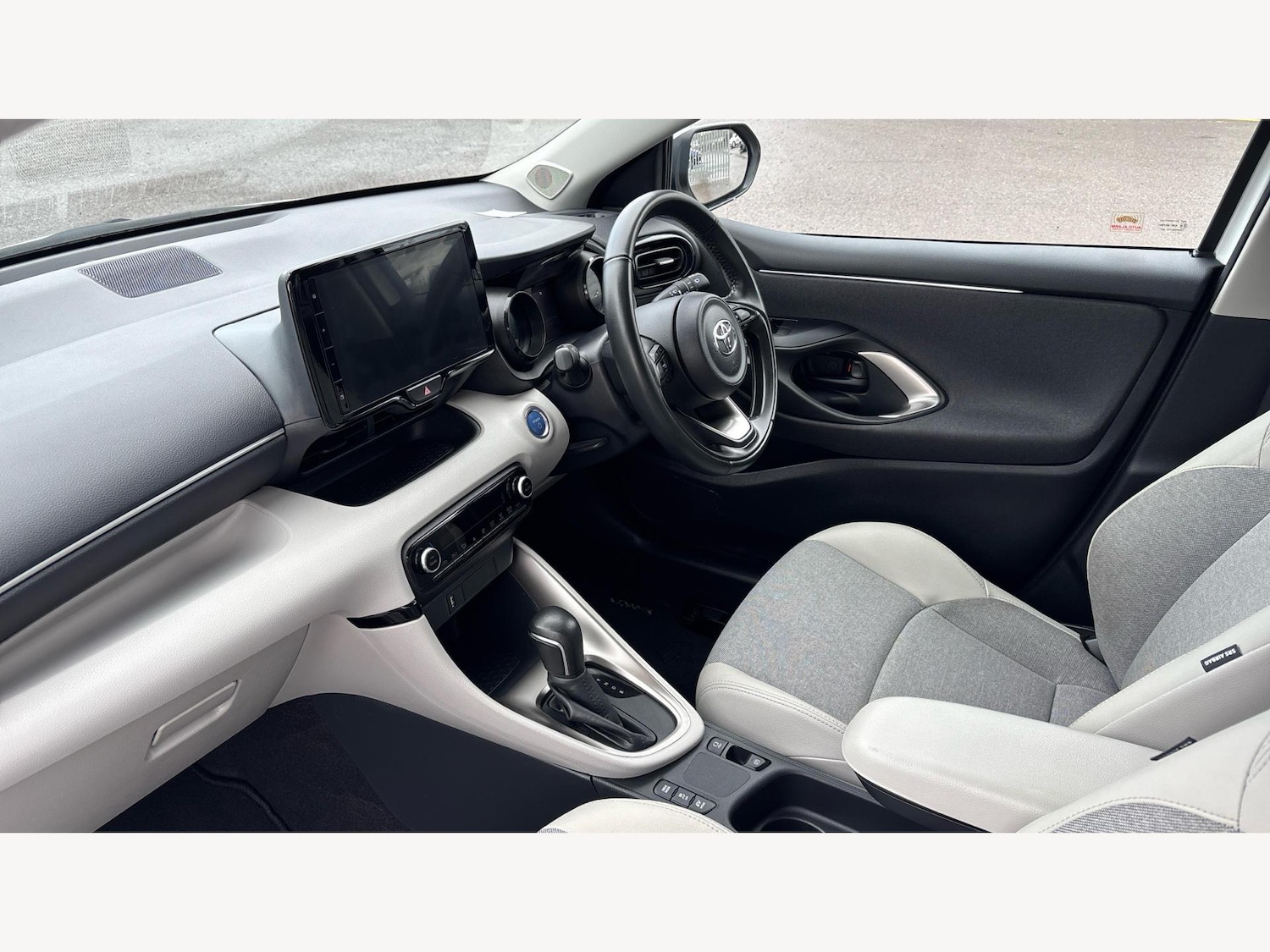 Used Toyota Yaris for sale - 77230502: Photo 12