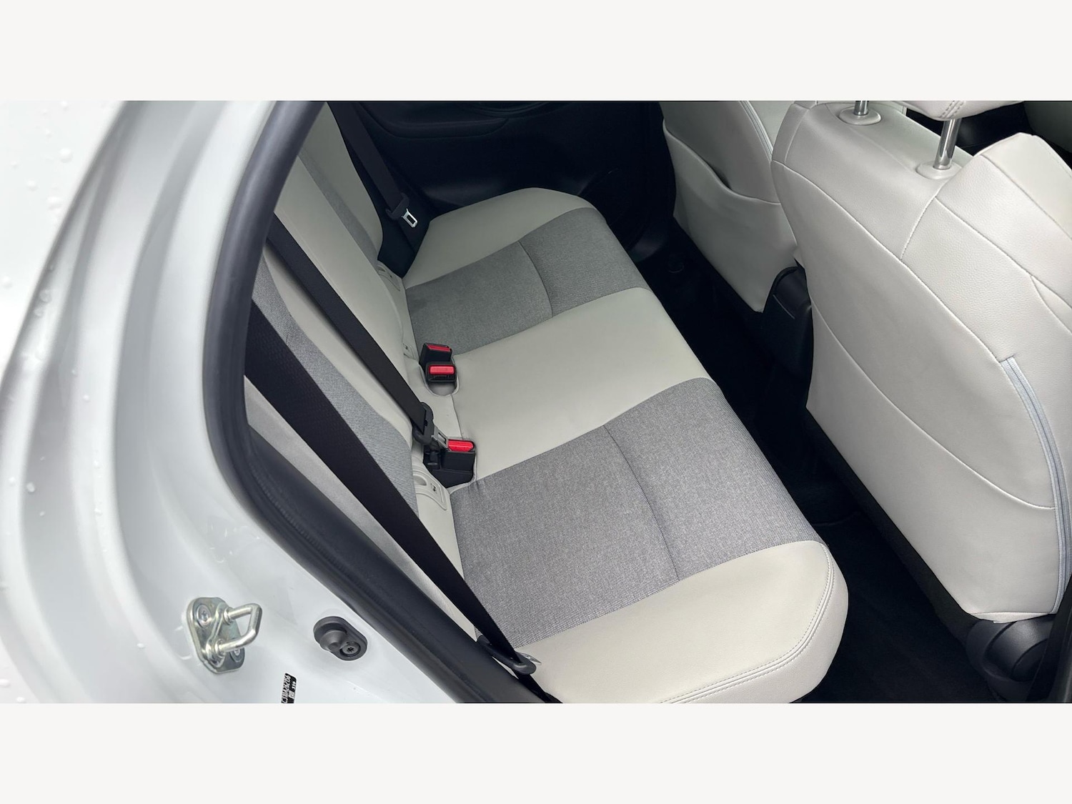 Used Toyota Yaris for sale - 77230502: Photo 14