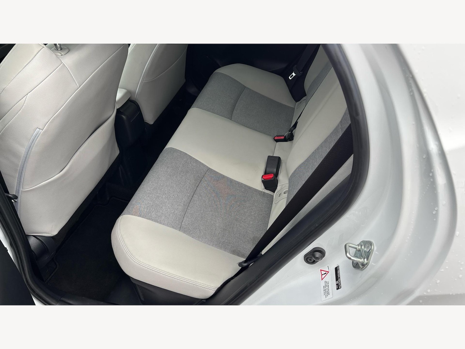 Used Toyota Yaris for sale - 77230502: Photo 15