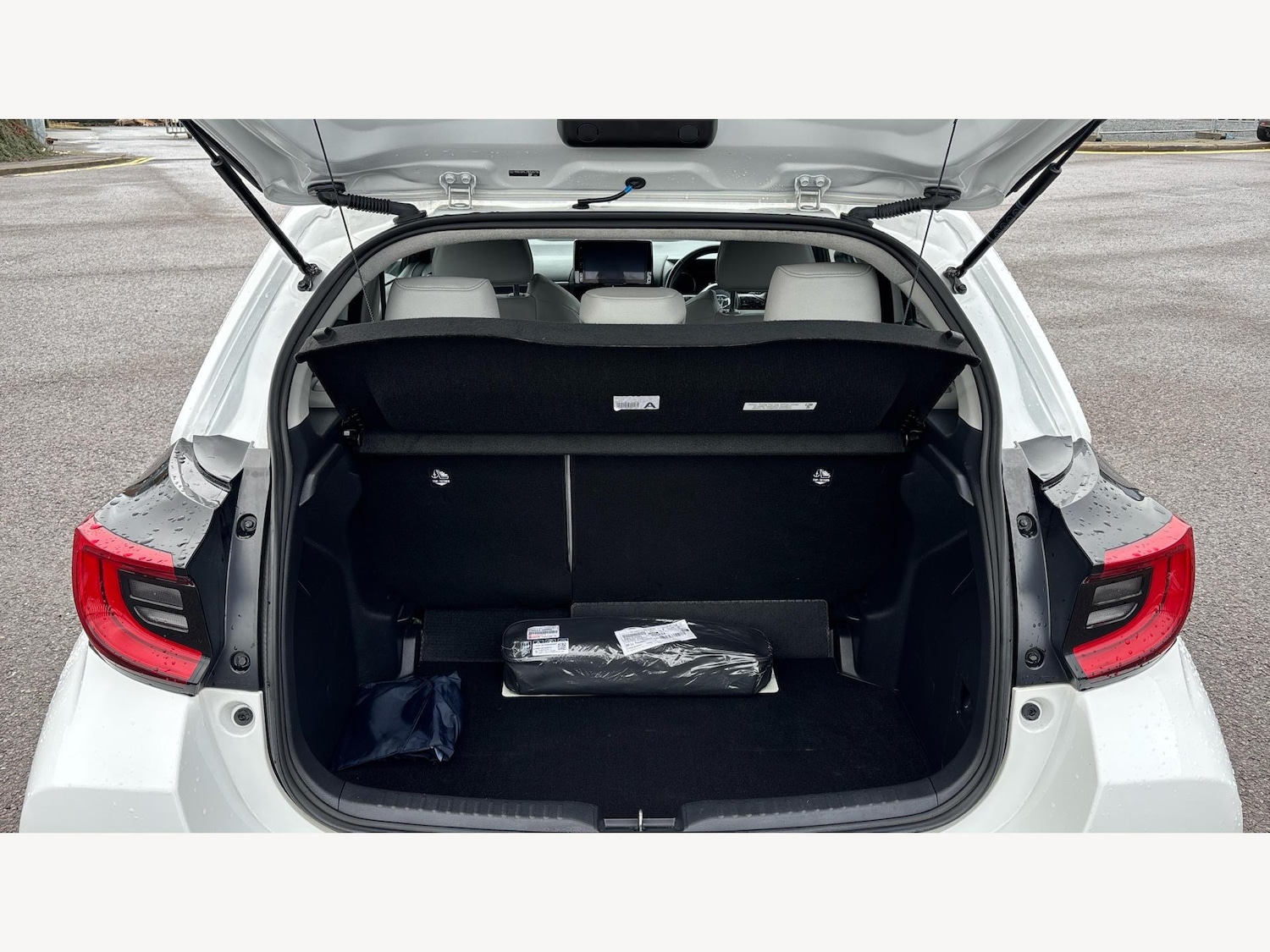 Used Toyota Yaris for sale - 77230502: Photo 16