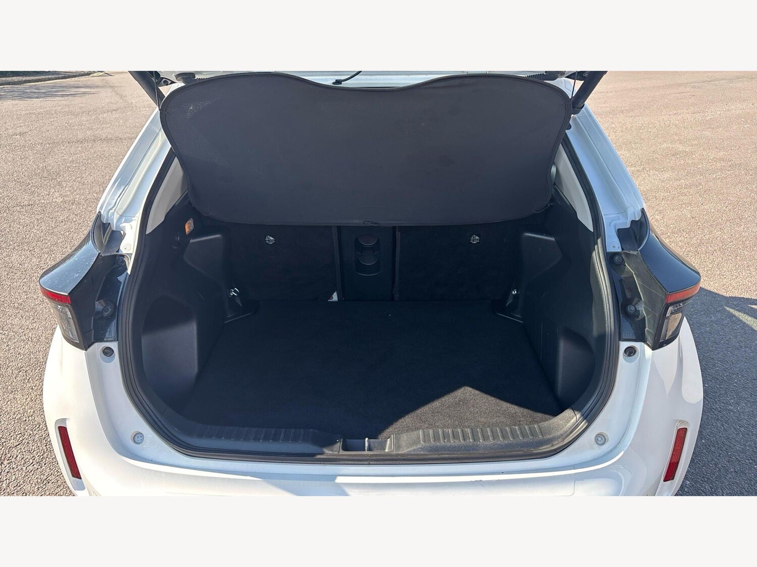 Used Toyota Yaris Cross 2023 for sale - 77969813: Photo 16