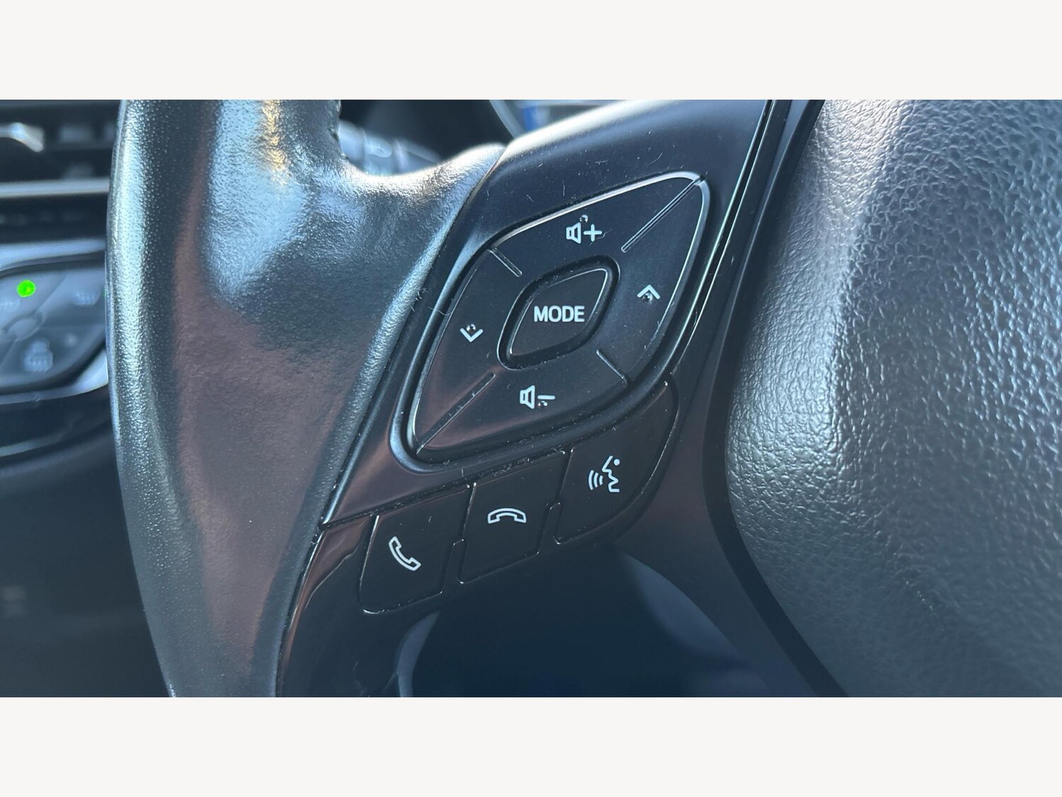 Used Toyota C-HR 2020 for sale - 76457015: Photo 24