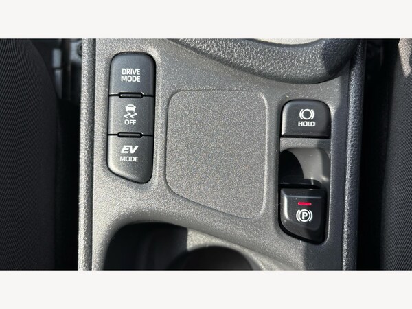 Used Toyota Yaris 2023 for sale - 75645967: Photo 26