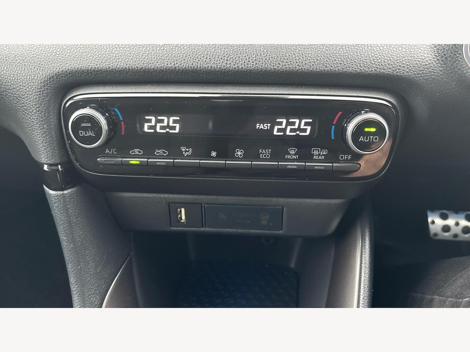 Used Toyota Yaris 2023 for sale - 76801028: Photo 23