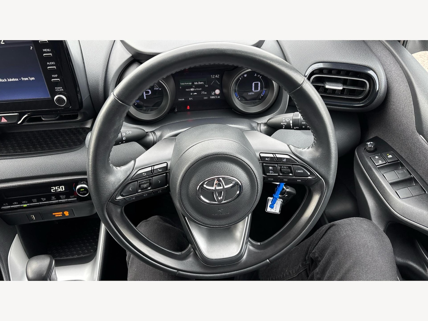 Used Toyota Yaris 2023 for sale - 77598152: Photo 10