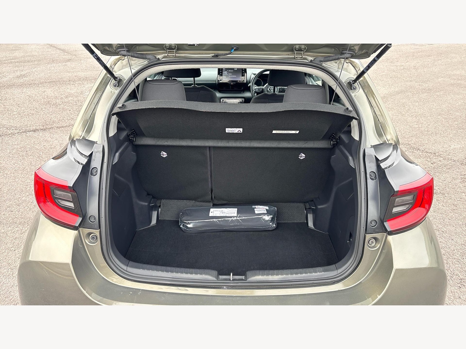 Used Toyota Yaris 2023 for sale - 77598152: Photo 16