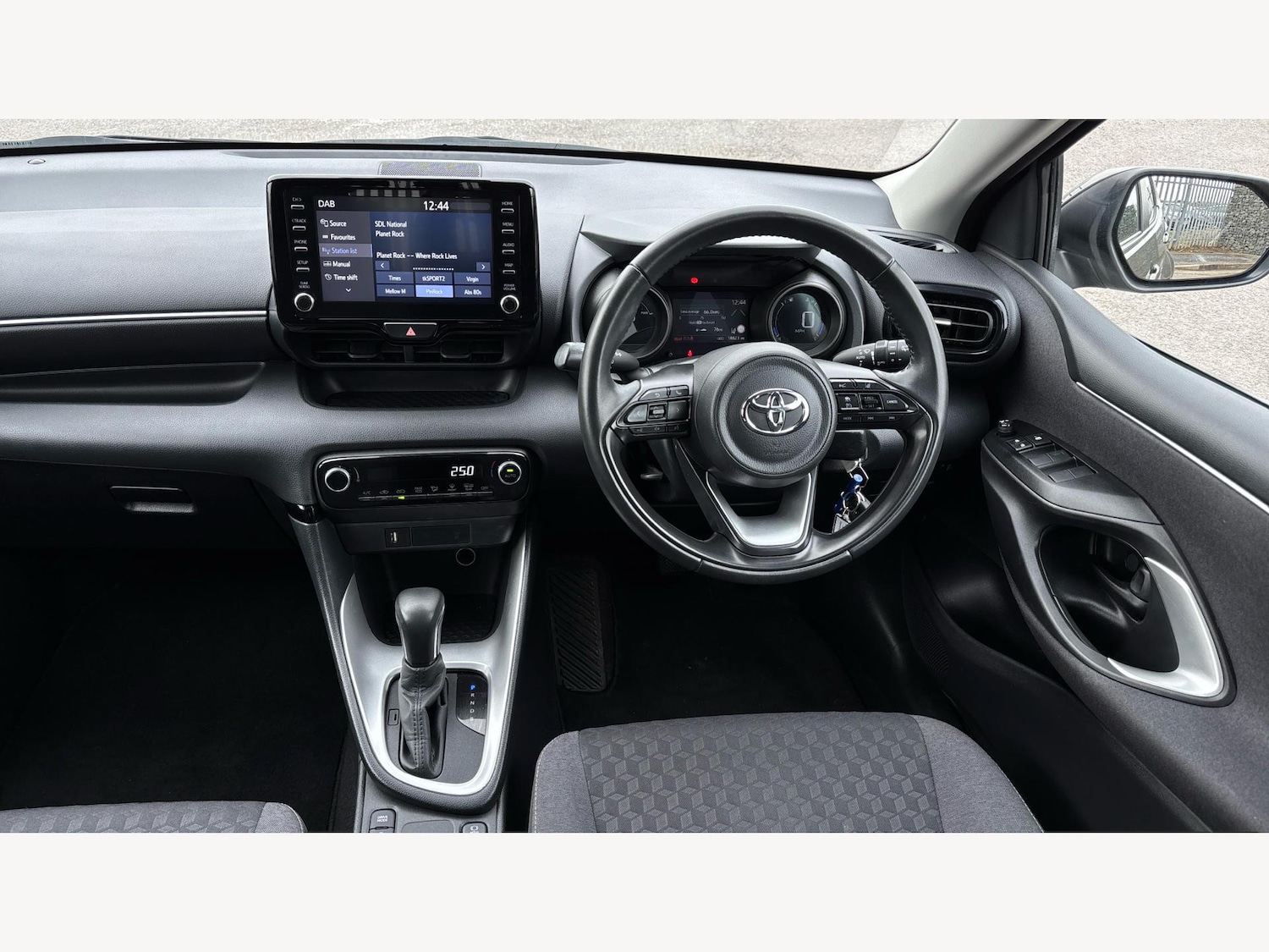 Used Toyota Yaris 2023 for sale - 77598152: Photo 7