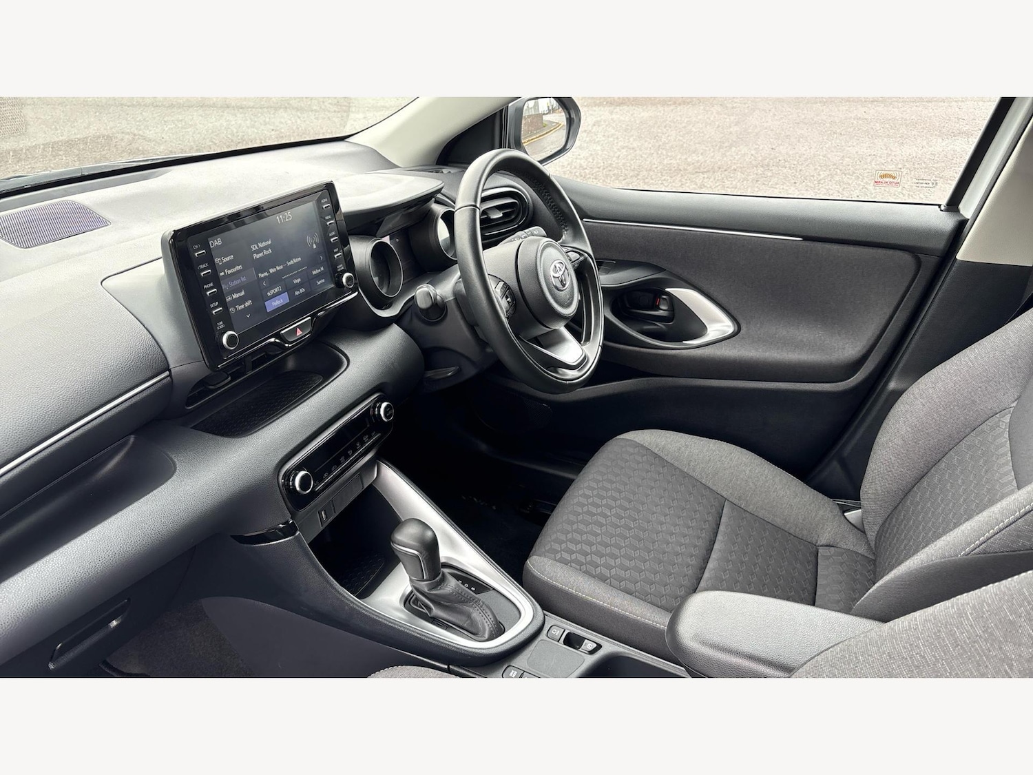 Used Toyota Yaris 2024 for sale - 77456370: Photo 12