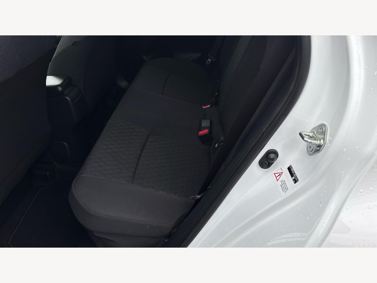 Used Toyota Yaris 2024 for sale - 77456370: Photo 15