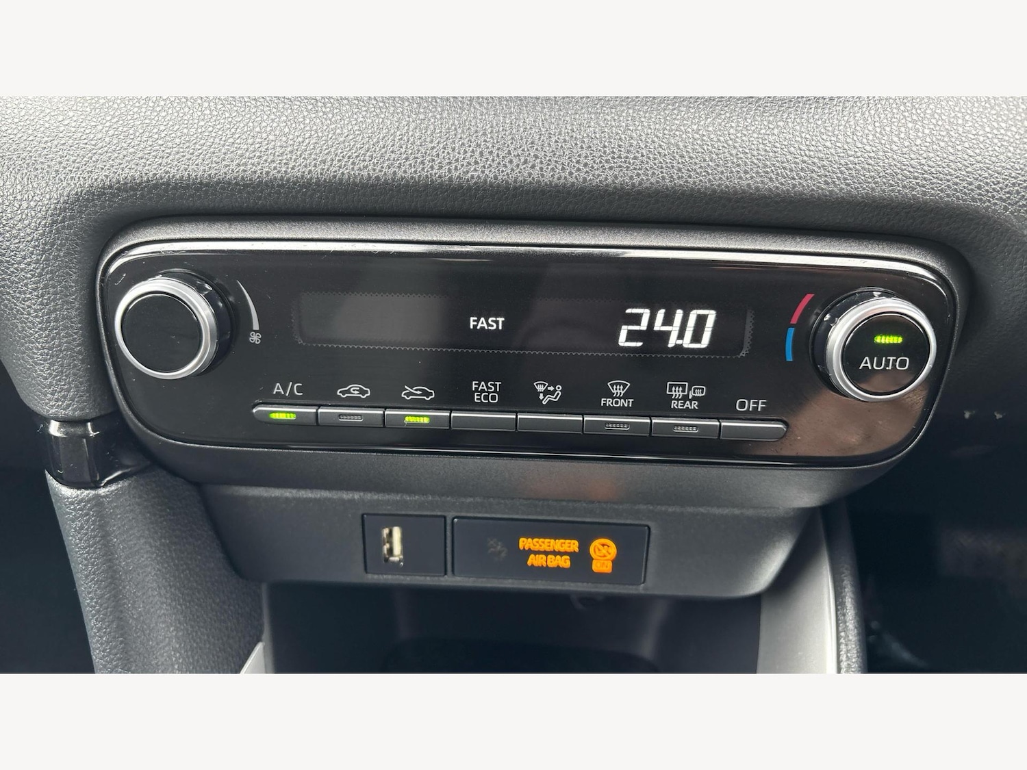 Used Toyota Yaris 2024 for sale - 77456370: Photo 23