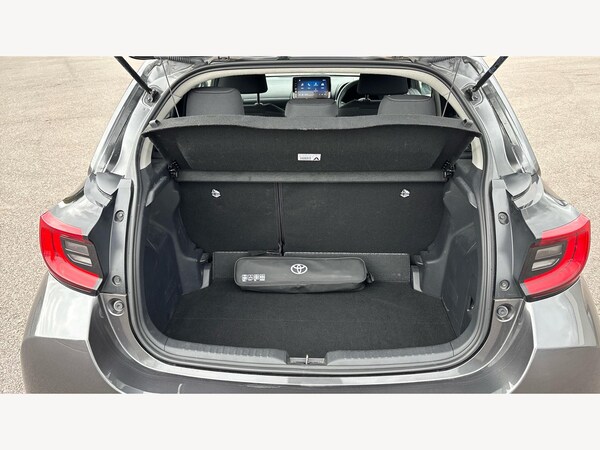 Used Toyota Yaris 2024 for sale - 76326282: Photo 16