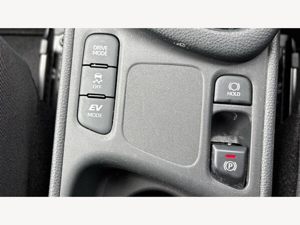 Used Toyota Yaris 2024 for sale - 76326282: Photo 26