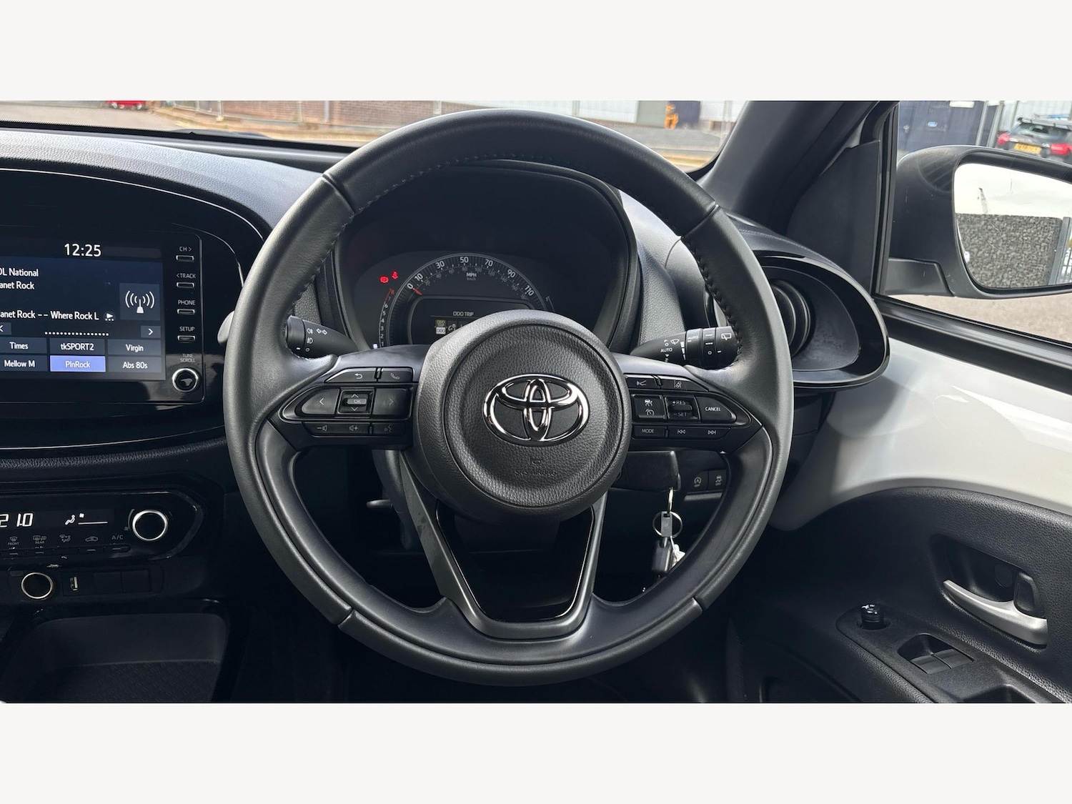 Used Toyota Aygo X 2023 for sale - 77175894: Photo 8