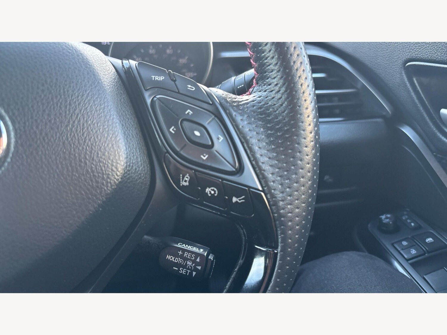 Used Toyota C-HR for sale - 77671464: Photo 25