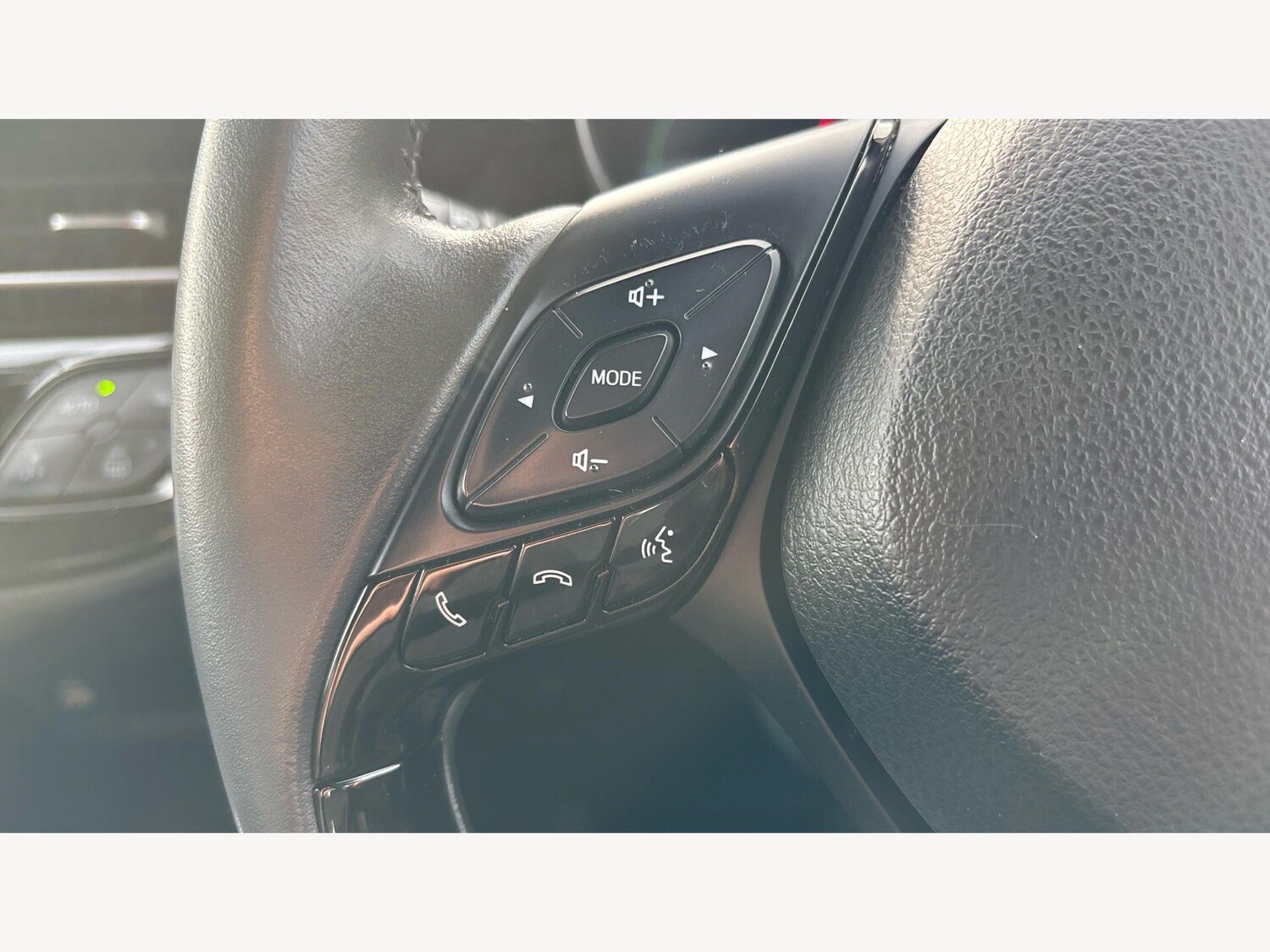 Used Toyota C-HR for sale - 77898323: Photo 24