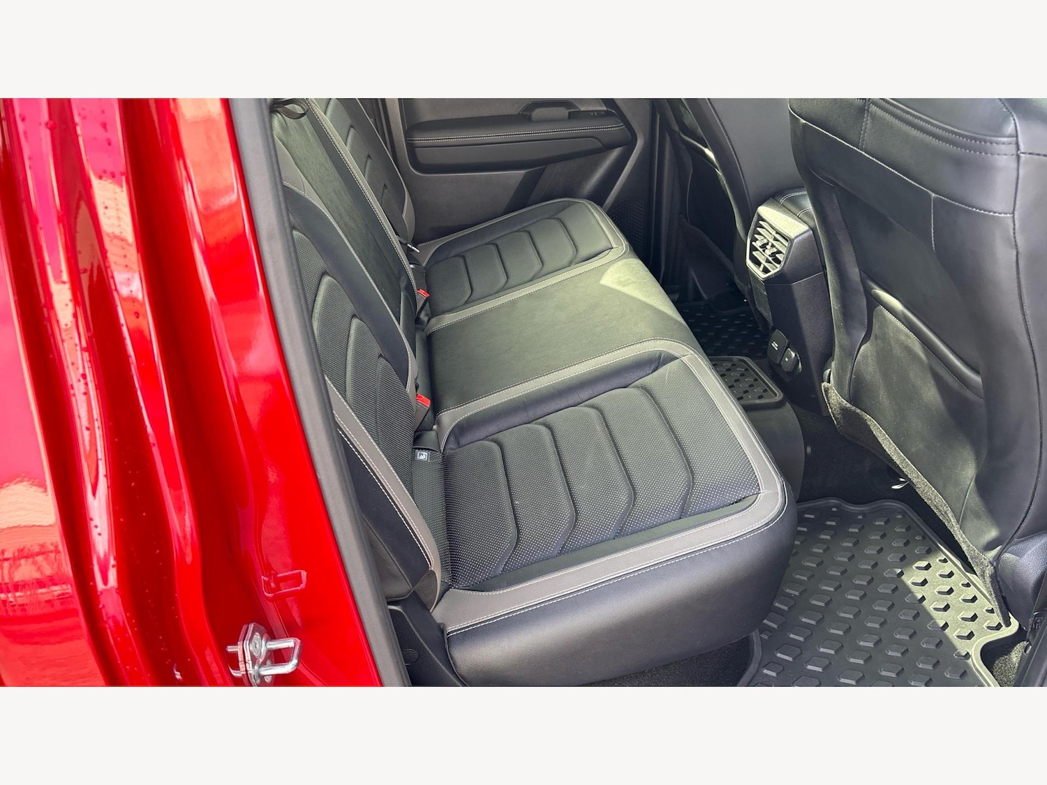 Used Volkswagen Amarok 2024 for sale - 76188658: Photo 14