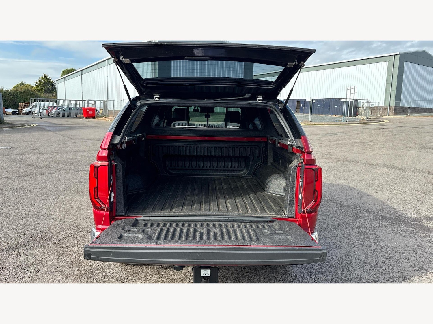 Used Volkswagen Amarok 2024 for sale - 76188658: Photo 16