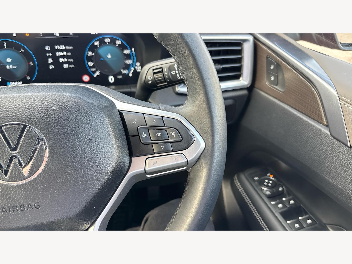 Used Volkswagen Amarok 2024 for sale - 76188658: Photo 25