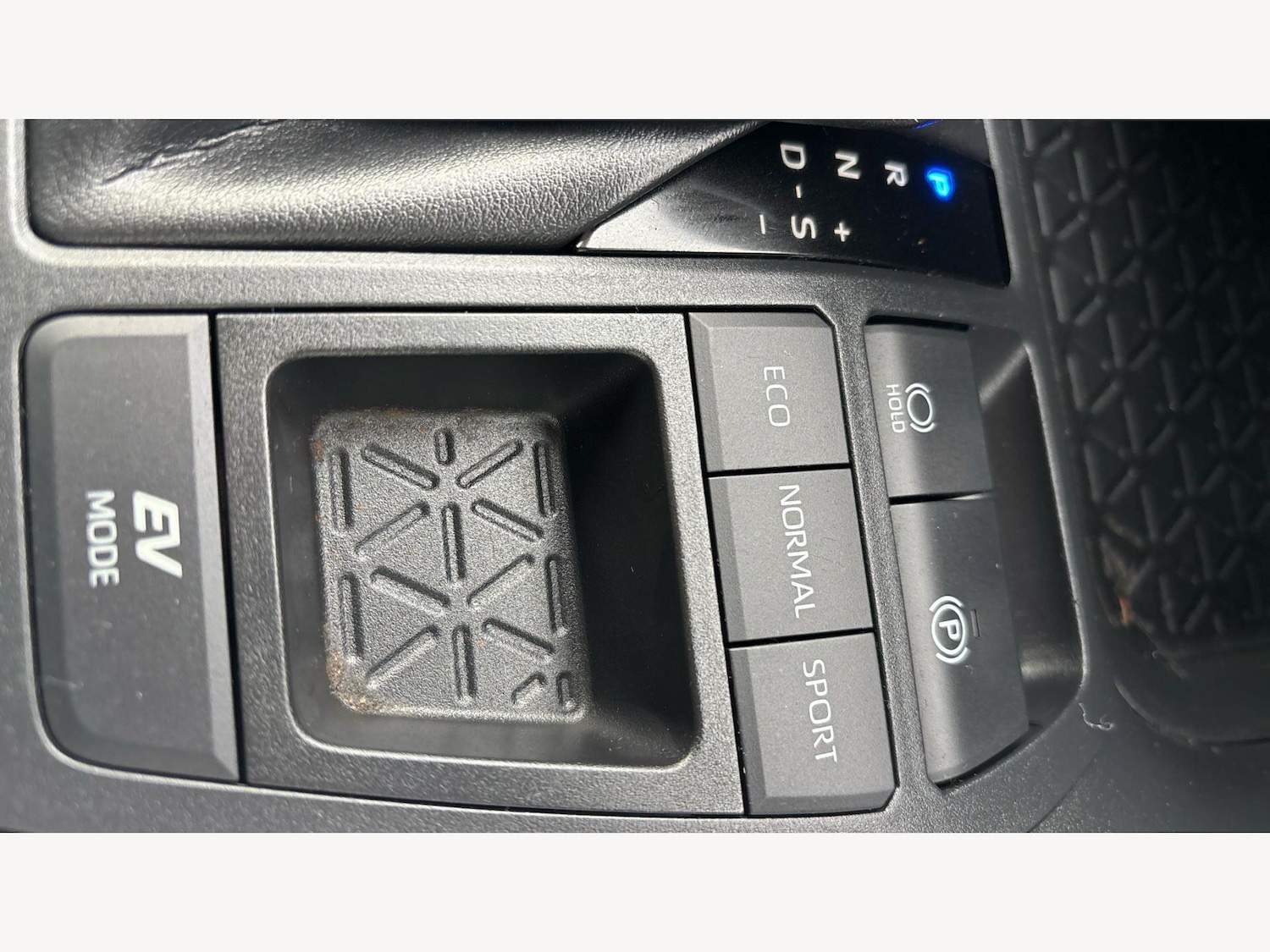 Used Toyota RAV4 2021 for sale - 77695740: Photo 26