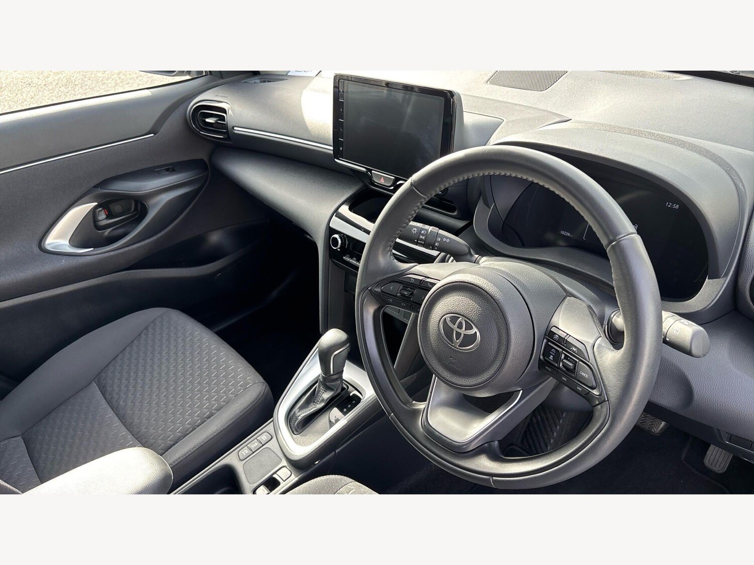 Used Toyota Yaris Cross for sale - 77823790: Photo 13