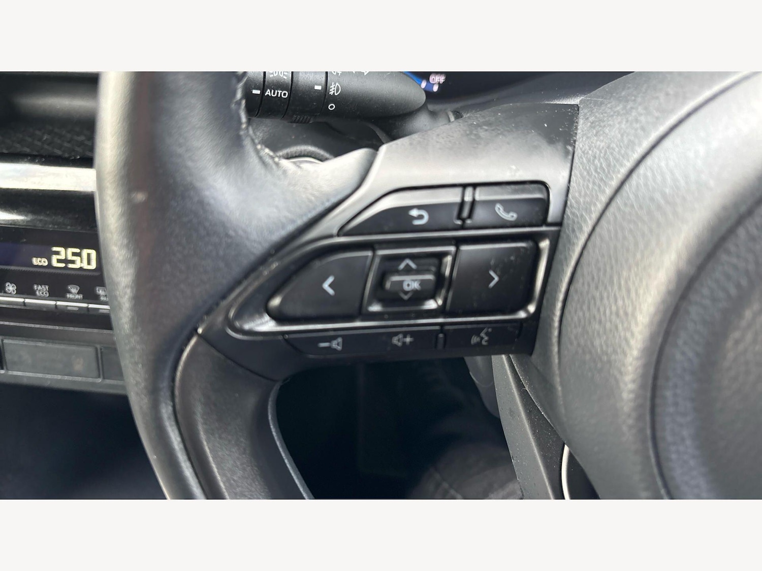 Used Toyota Yaris Cross 2024 for sale - 77839974: Photo 24