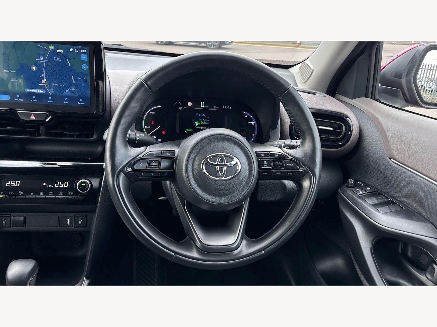 Used Toyota Yaris Cross 2024 for sale - 77839974: Photo 8