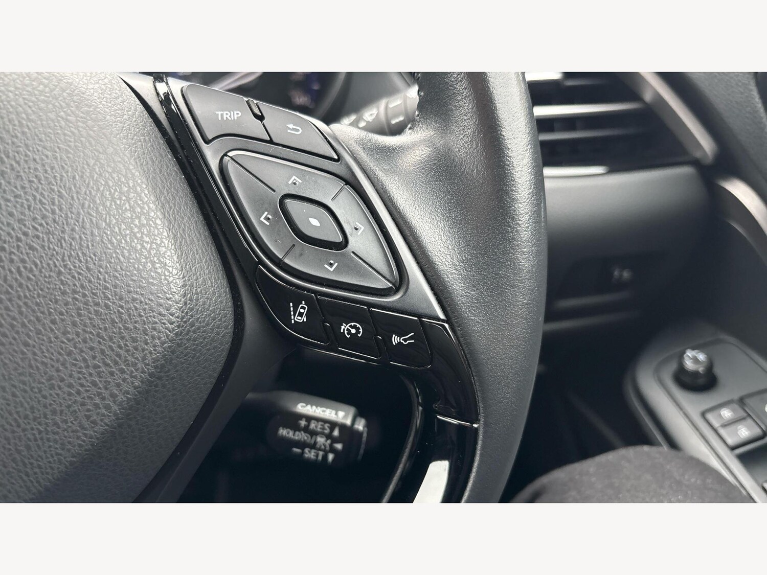 Used Toyota C-HR for sale - 76727193: Photo 25