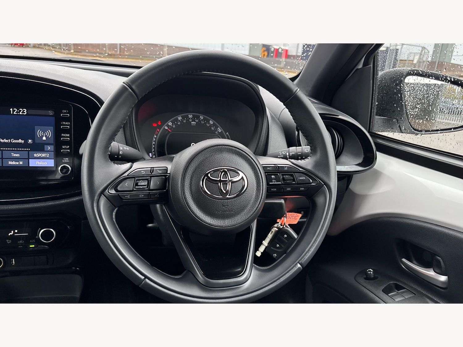 Used Toyota Aygo X 2023 for sale - 76457082: Photo 8