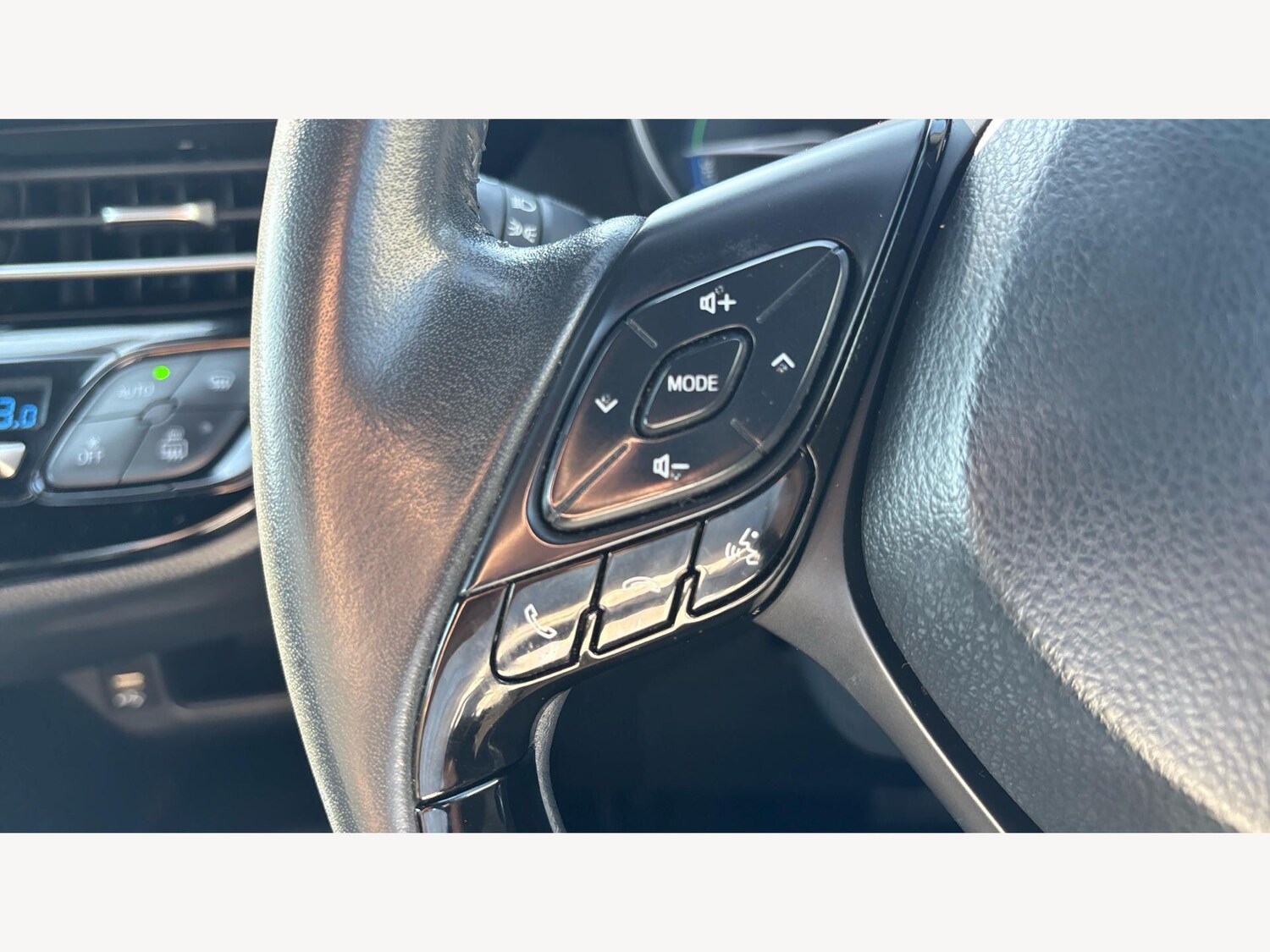 Used Toyota C-HR for sale - 77970634: Photo 24