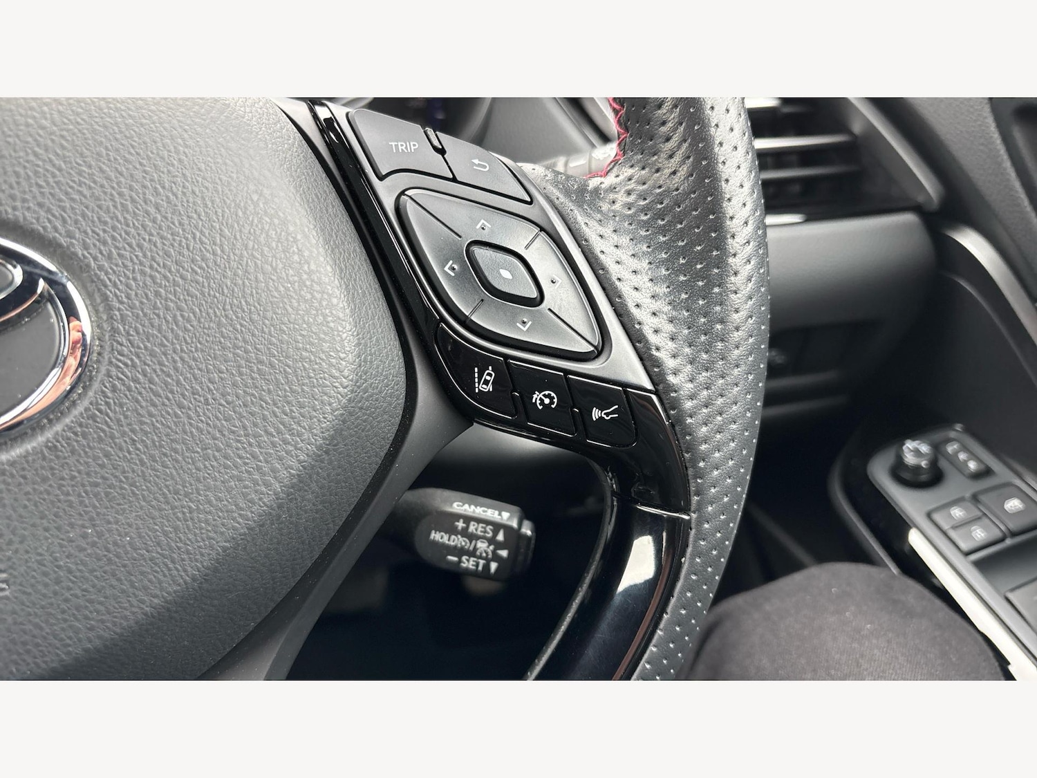 Used Toyota C-HR 2022 for sale - 76456745: Photo 25